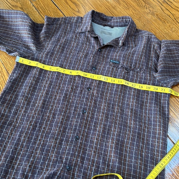 Columbia brown checked long sleeve men’s shirt.  Button front.  Size Large. - Picture 7 of 9